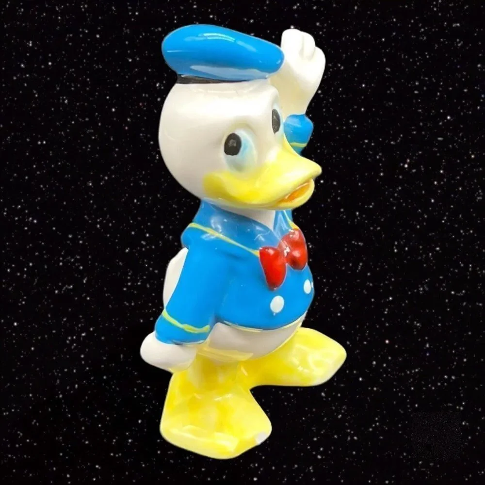 Walt Disney World Donald Duck Japanese Figure Figurine Japan Ceramic‎ 3”T 2”W